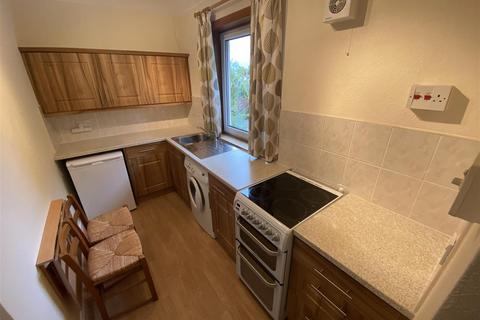 2 bedroom flat to rent, Perth Road, Stanley