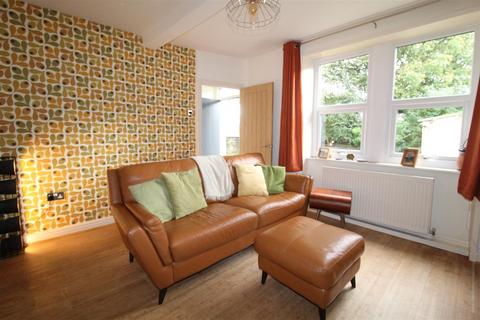 2 bedroom terraced house to rent, Withinfields, Southowram, Halifax