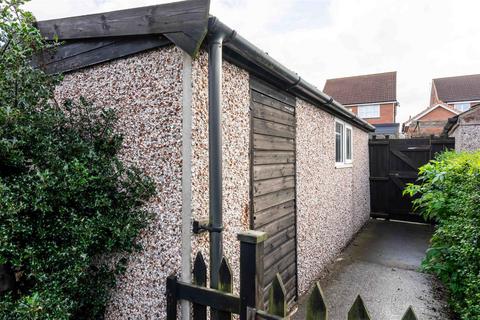 2 bedroom terraced house for sale, Princes Avenue, Hull