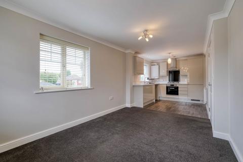 2 bedroom flat for sale, Osier Close, Bromsgrove, B61 8AZ