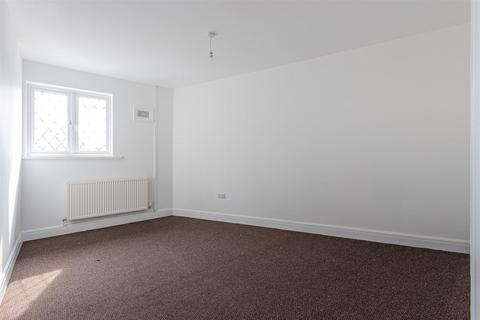 2 bedroom apartment to rent, Fairwater Green, Cardiff CF5