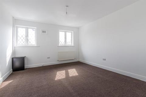 2 bedroom apartment to rent, Fairwater Green, Cardiff CF5