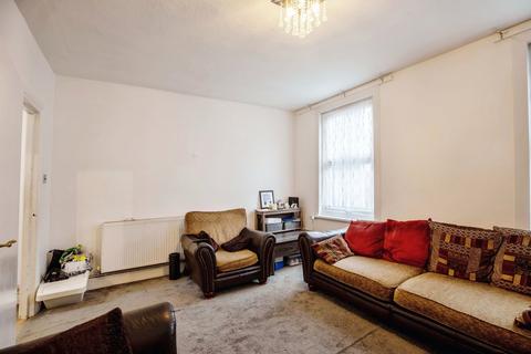 2 bedroom maisonette for sale, Mason Street, London SE17