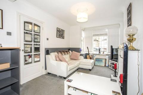 2 bedroom terraced house for sale, Gordon Road, Gravesend DA11