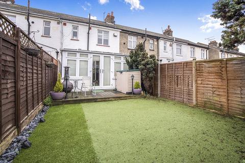 2 bedroom terraced house for sale, Gordon Road, Gravesend DA11