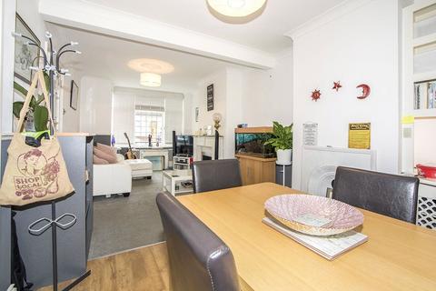 69 Gordon Road, Northfleet, Gravesend, DA11 9JN