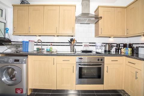 69 Gordon Road, Northfleet, Gravesend, DA11 9JN