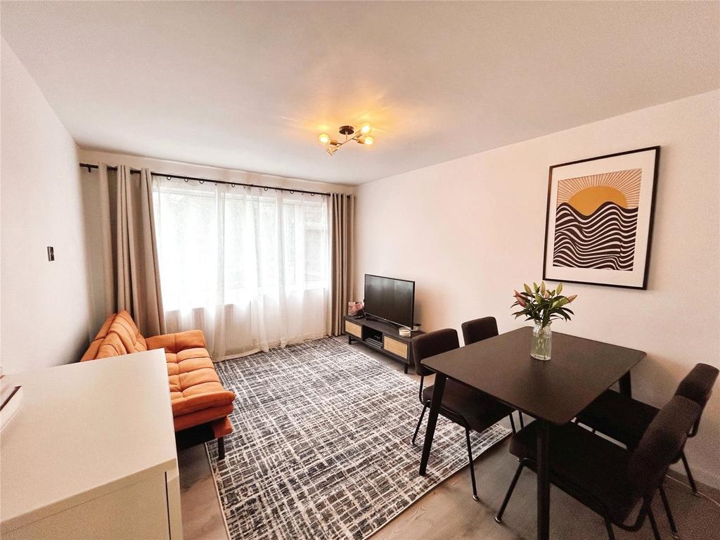 Gees Lock Close, Leicestershire LE2 2 bed terraced house for sale £