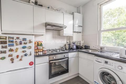 3 bedroom flat for sale, Buchanan Gardens, Willesden