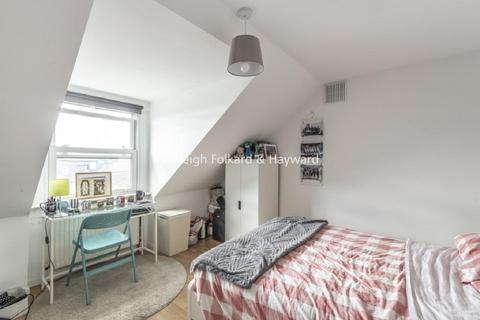 3 bedroom flat for sale, Buchanan Gardens, Willesden