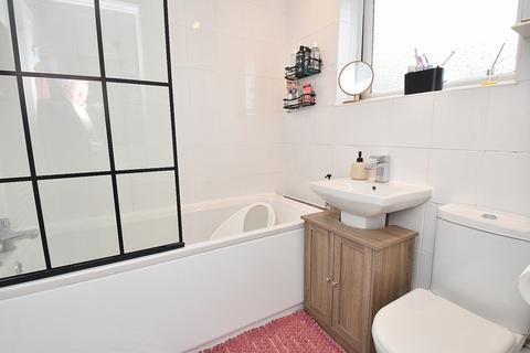 20 Brines Orchard, Templecombe, BA8 0JL