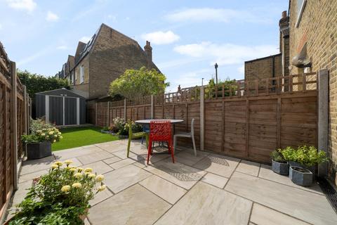 40 Waldron Road, London, SW18 3TD