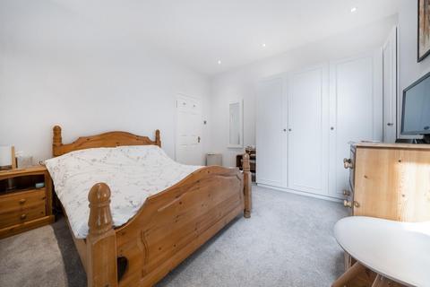 40 Waldron Road, London, SW18 3TD