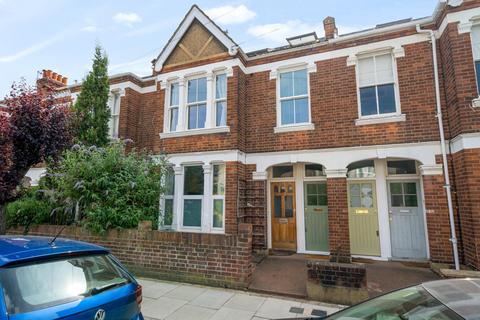 40 Waldron Road, London, SW18 3TD