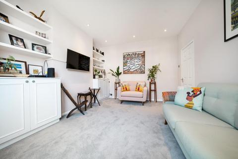 40 Waldron Road, London, SW18 3TD