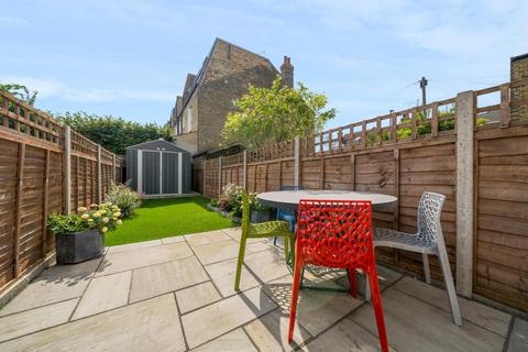 40 Waldron Road, London, SW18 3TD