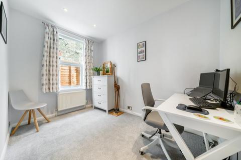 40 Waldron Road, London, SW18 3TD