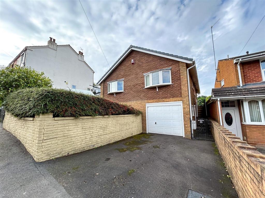 Yardley Street, Stourbridge, DY9 7AT 2 bed detached bungalow for sale