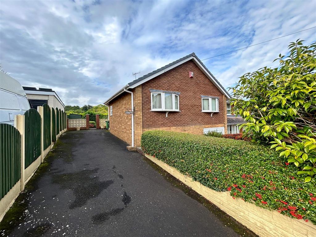 Yardley Street, Stourbridge, DY9 7AT 2 bed detached bungalow for sale