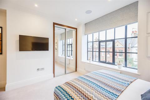 2 bedroom flat to rent, Rainville Road, W6