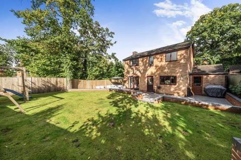 3 bedroom detached house for sale, Basingstoke,  Hampshire,  RG24