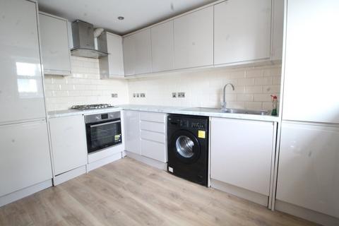 2 bedroom semi-detached house to rent, Beulah Road, Thornton Heath, CR7