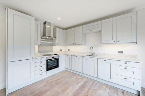 2 bedroom flat for sale, Upper Richmond Road, London SW15