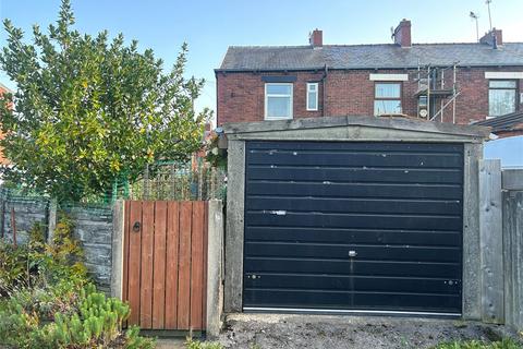 2 bedroom end of terrace house for sale, Spring Lane, Lees, Oldham, Greater Manchester, OL4