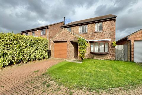 4 bedroom detached house for sale, Grassymead, Titchfield Common