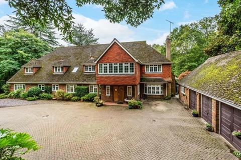 8 bedroom detached house to rent, Church Road, Woking GU21