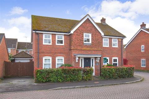 4 bedroom detached house to rent, Creswell, Hook RG27