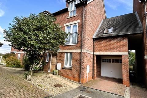 4 bedroom townhouse for sale, Hillcrest, Belper DE56