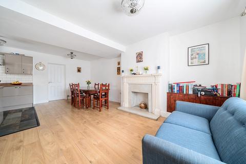 4 May Gardens, Wembley, HA0 1DT