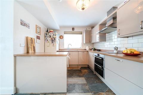 4 May Gardens, Wembley, HA0 1DT