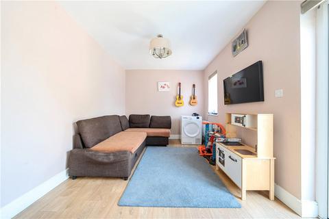 4 May Gardens, Wembley, HA0 1DT