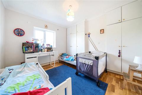 4 May Gardens, Wembley, HA0 1DT