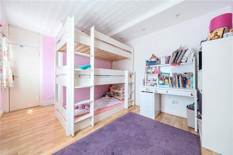 4 May Gardens, Wembley, HA0 1DT