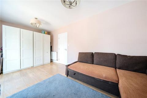4 May Gardens, Wembley, HA0 1DT