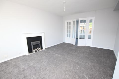 3 bedroom townhouse to rent, Peveril Mount, Eccleshill