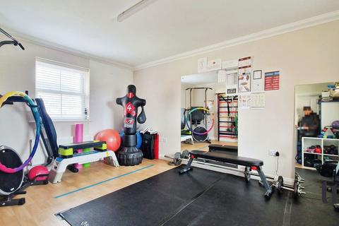 15 Buckthorn Road, Dunmow, CM6 1HZ