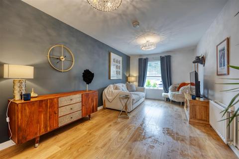 2 bedroom flat for sale, Fells View, Milton Of Campsie, Glasgow