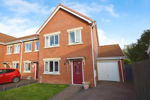 3 bedroom terraced house for sale, Braceby Road, Skegness PE25