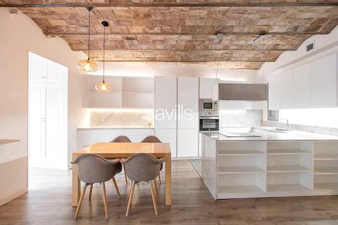 4 bedroom apartment, Flat For Sale In Eixample, Eixample, Barcelona