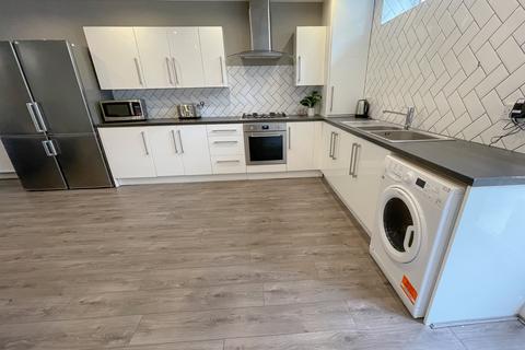 6 bedroom house to rent, Pownall Square, L3 6AD,