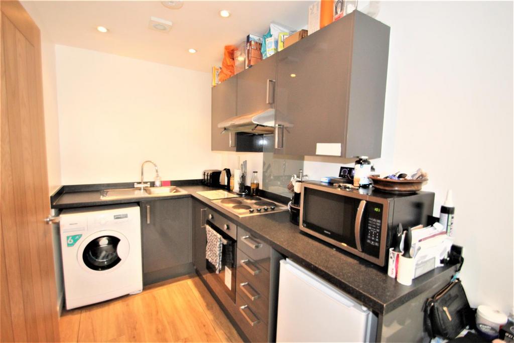 KITCHEN .jpg