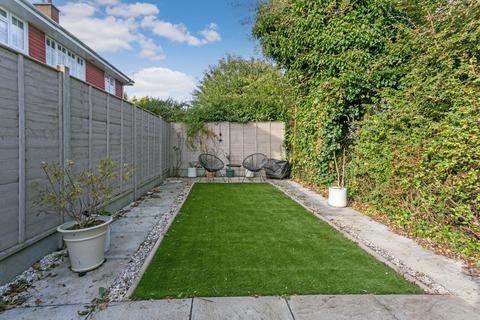 25 Avondale, Maidenhead, SL6 6SE