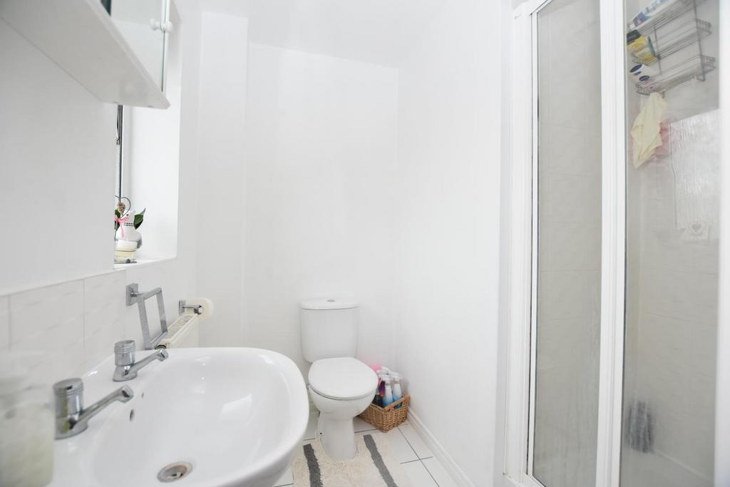 En-suite Shower