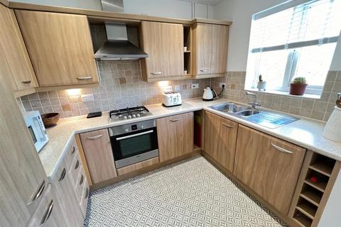 2 bedroom apartment for sale, Stewponey Court, Stourton, DY7 6RH