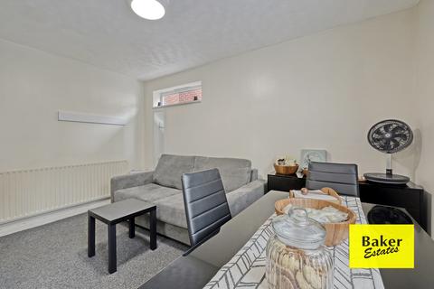 1 bedroom ground floor flat for sale, New North Road, Hainault IG6