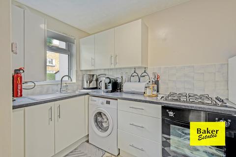 1 bedroom ground floor flat for sale, New North Road, Hainault IG6